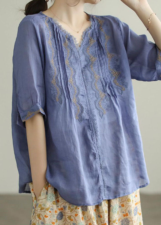 Classic Vintage Shirt with a Flattering Fit