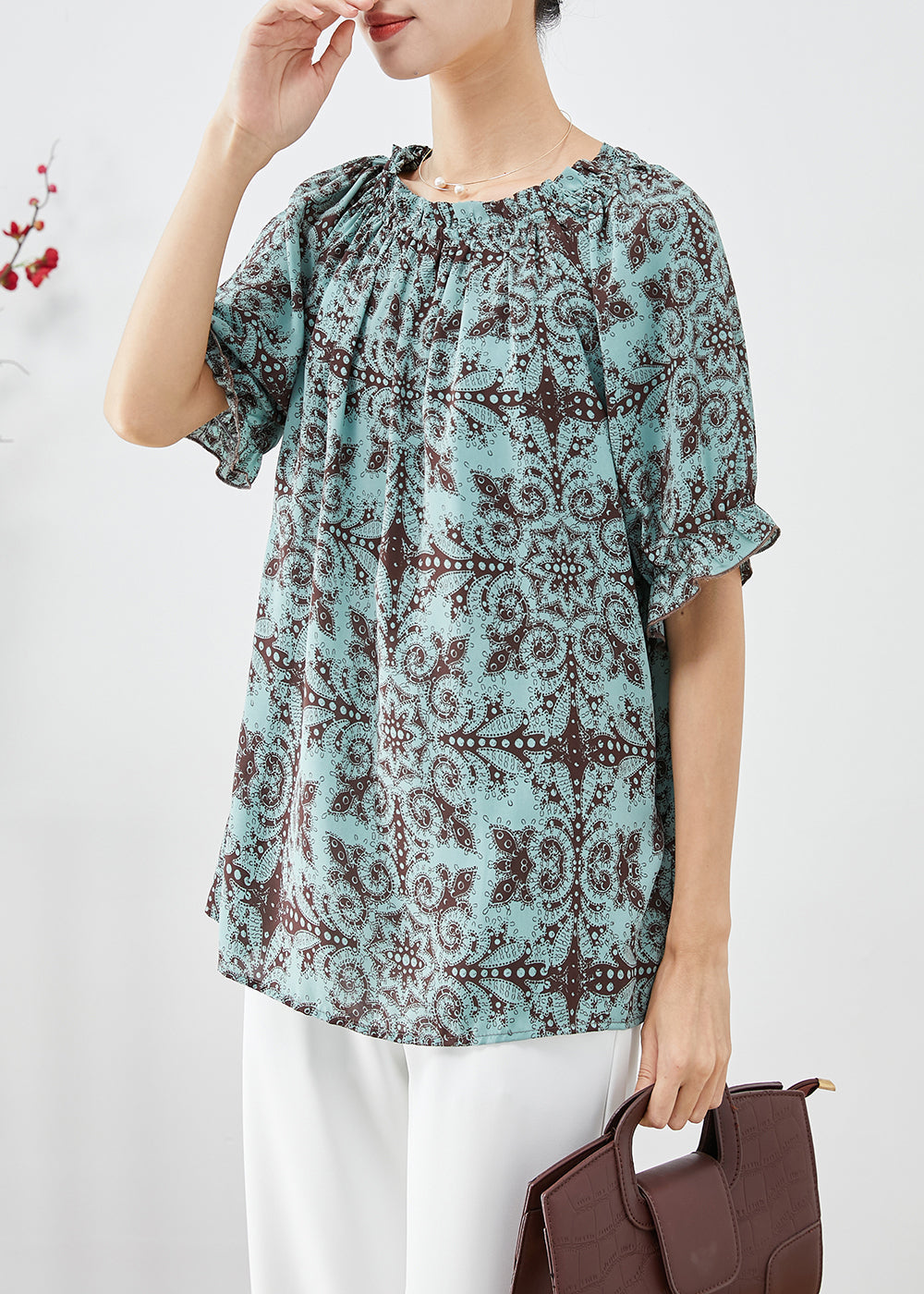 Effortlessly Elegant Shirt with a Timeless Design