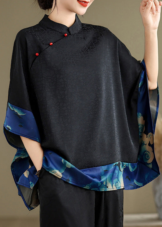 Effortlessly Elegant Top with a Timeless Design