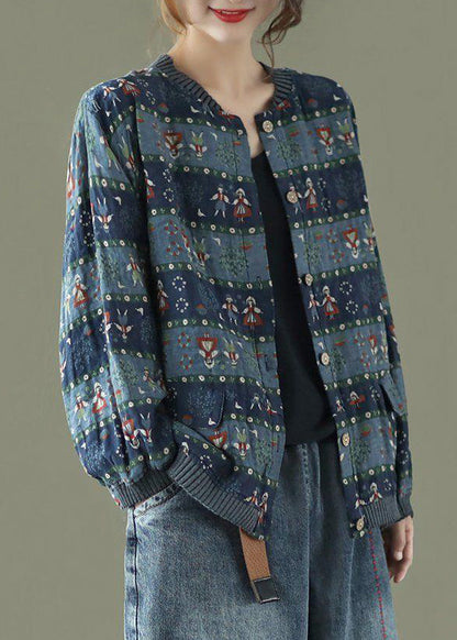 Well Tailored Coat with a Graceful Silhouette
