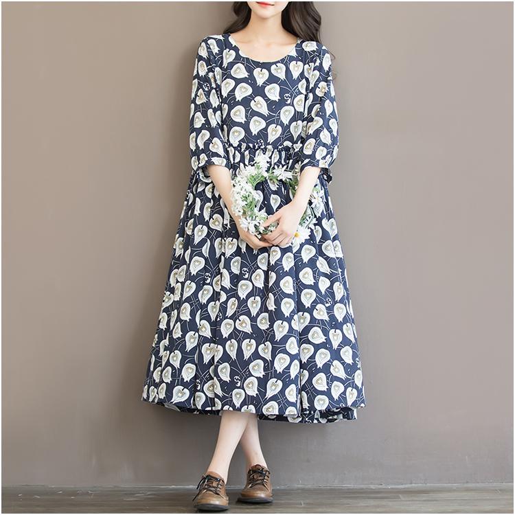 Classic Vintage Dress with a Flattering Fit