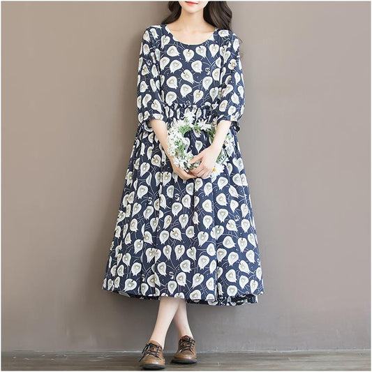 Classic Vintage Dress with a Flattering Fit
