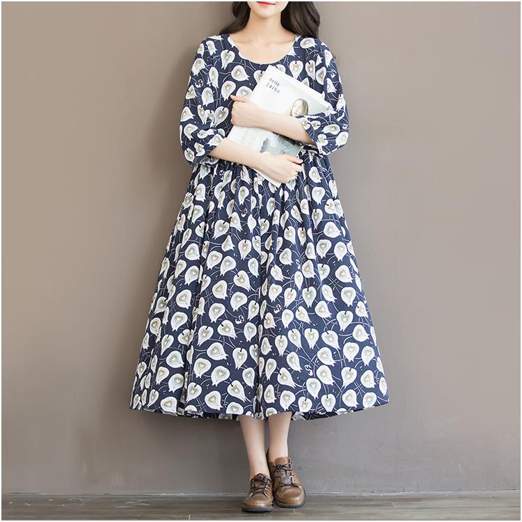 Classic Vintage Dress with a Flattering Fit