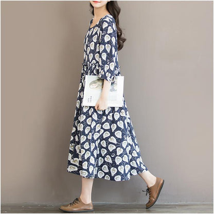 Classic Vintage Dress with a Flattering Fit