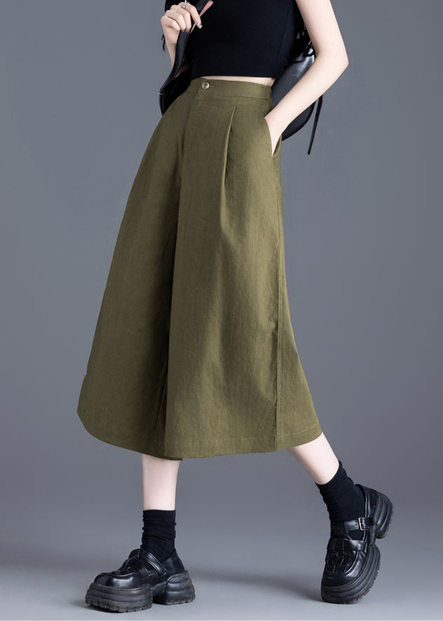 Effortlessly Elegant Pants with a Timeless Design