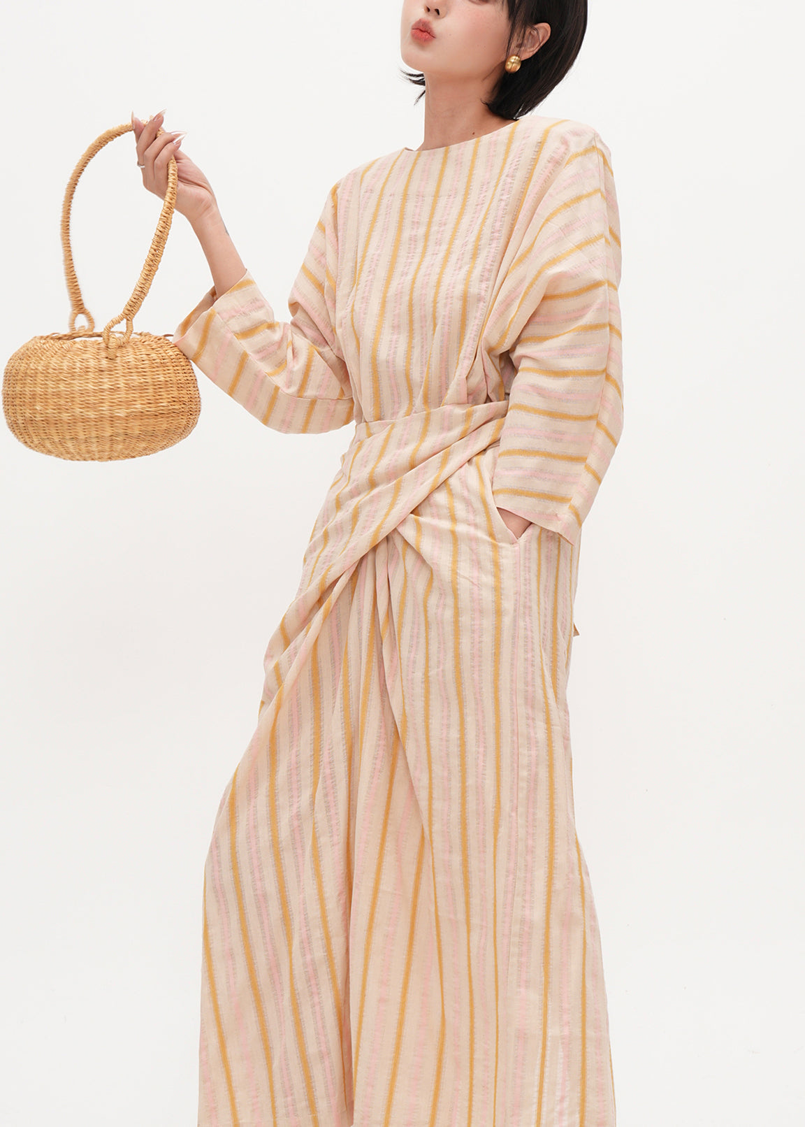 Well Tailored Dress with a Graceful Silhouette