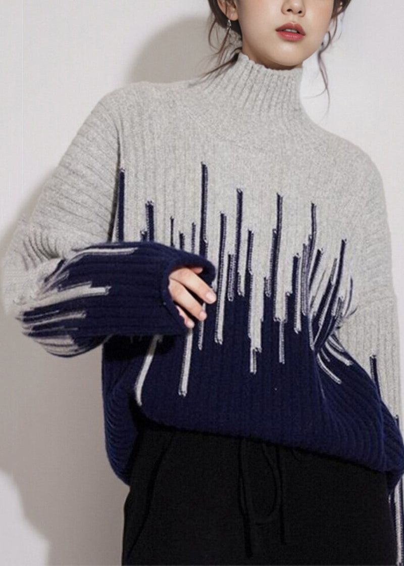Well Tailored Sweater with a Graceful Silhouette