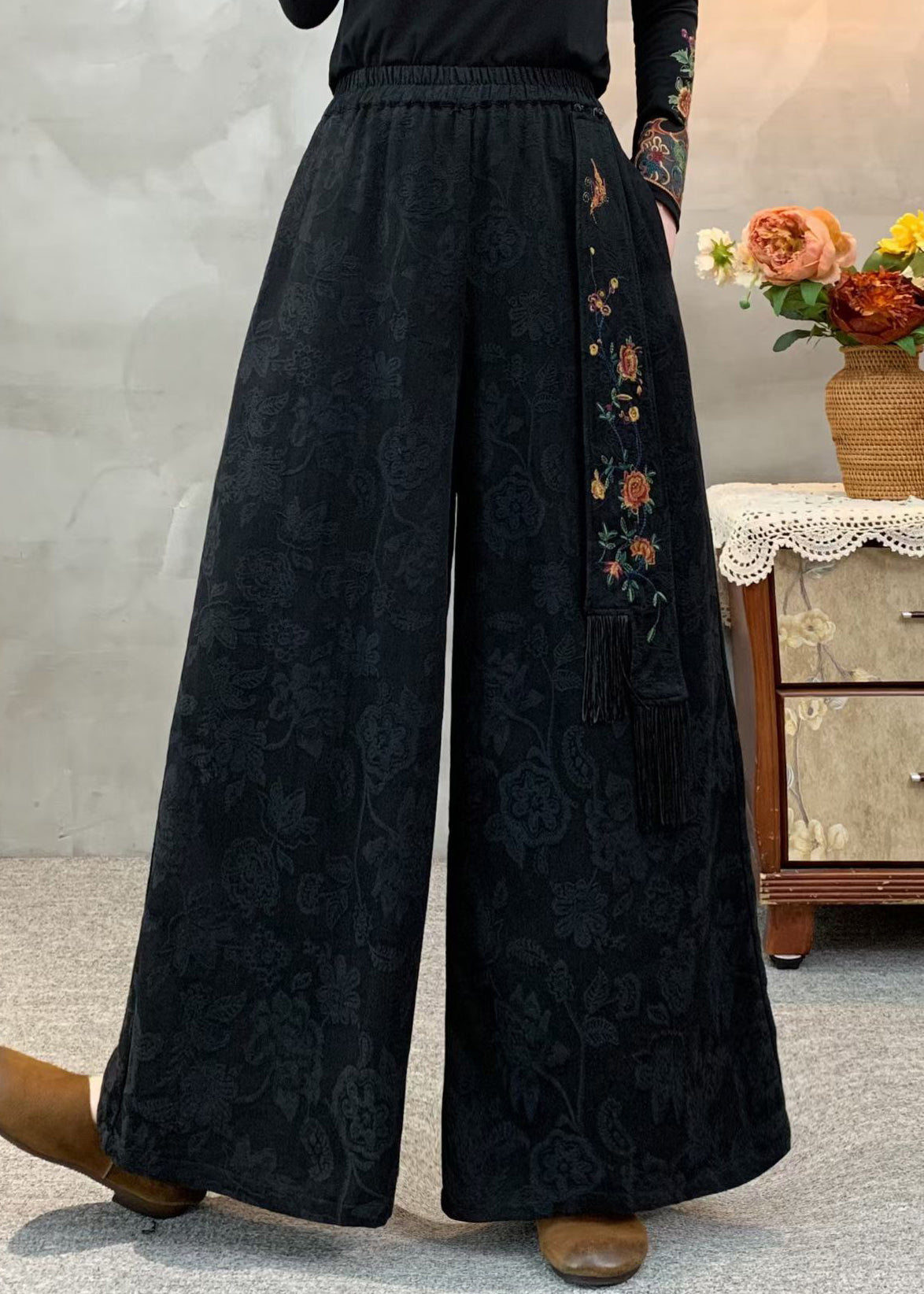 Well Tailored Pants with a Graceful Silhouette