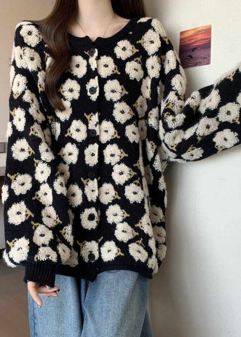 Elegantly Styled Coat for Everyday Wear