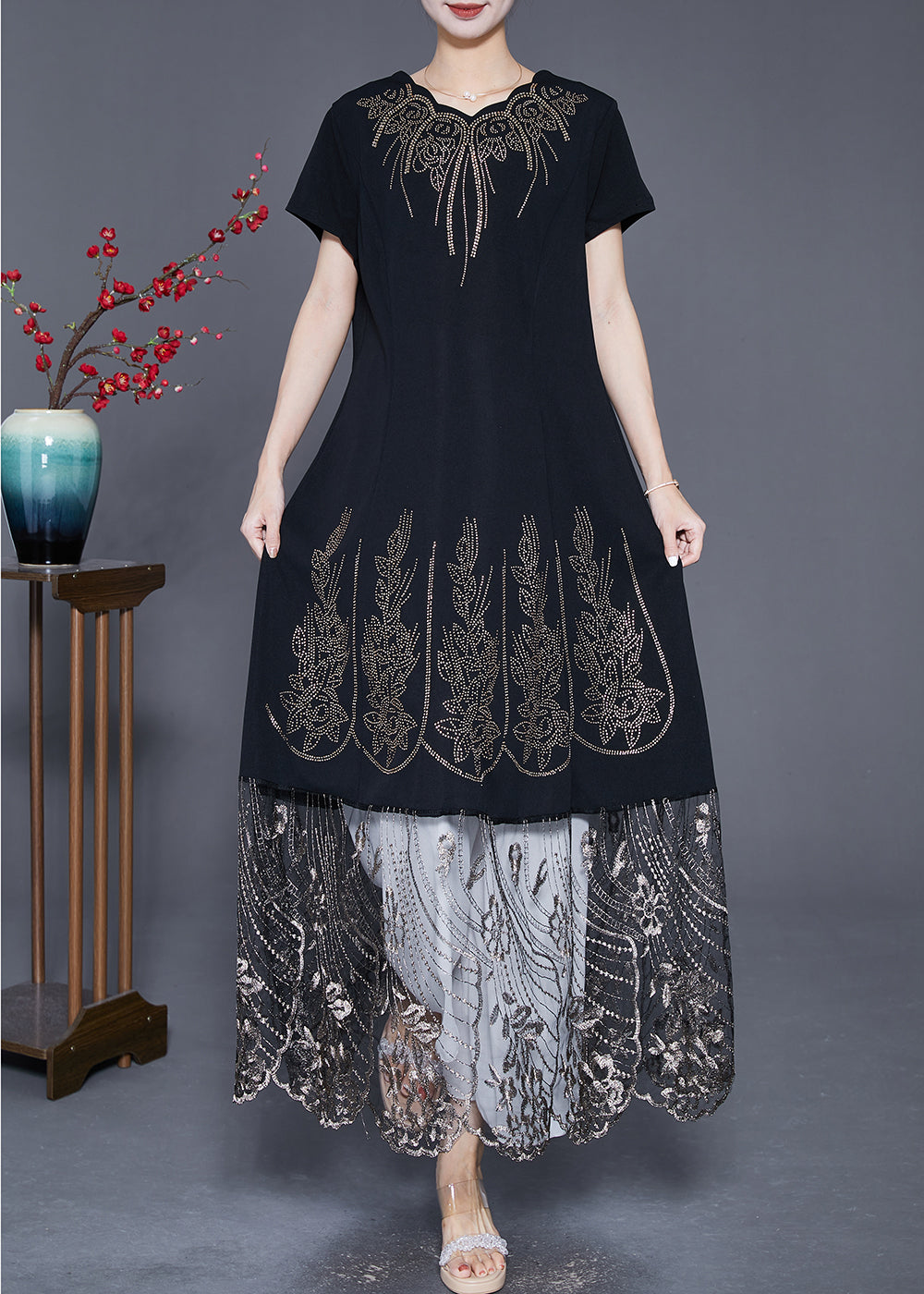 Well Tailored Dress with a Graceful Silhouette