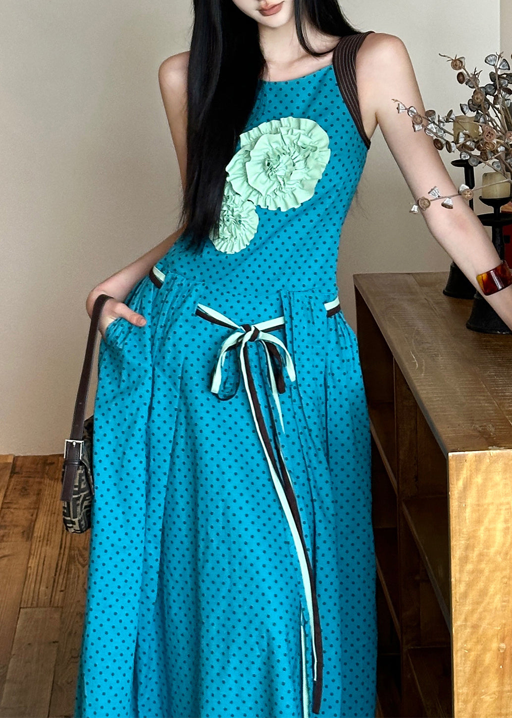 Gracefully Styled Dress for Any Occasion