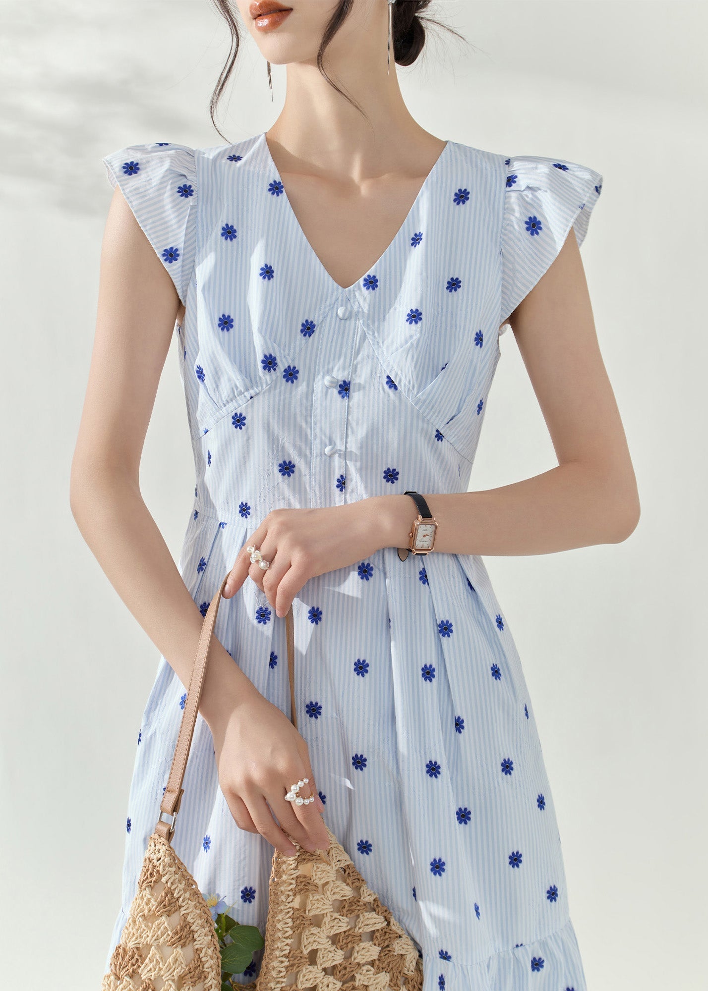 Gracefully Styled Dress for Any Occasion