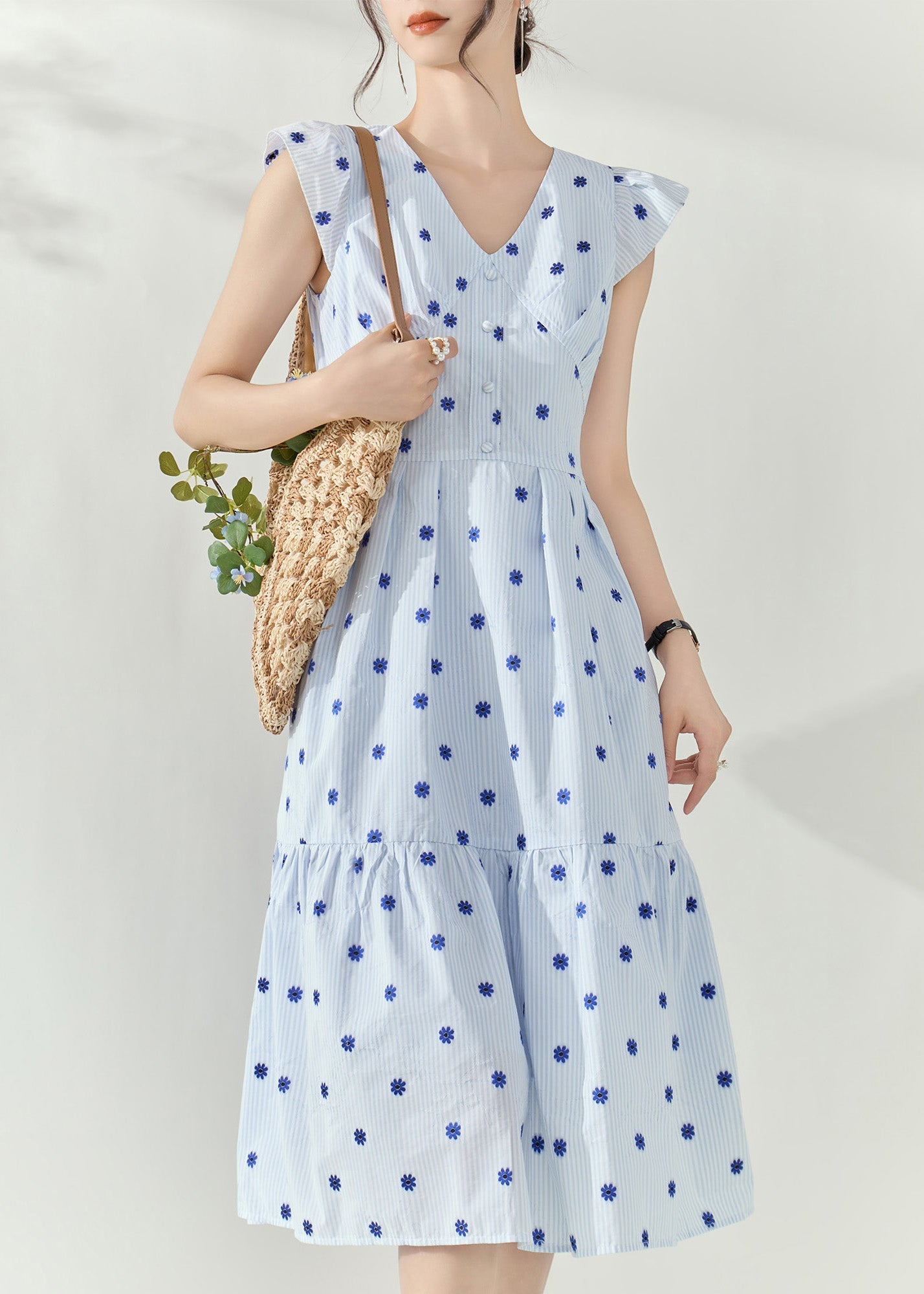 Gracefully Styled Dress for Any Occasion