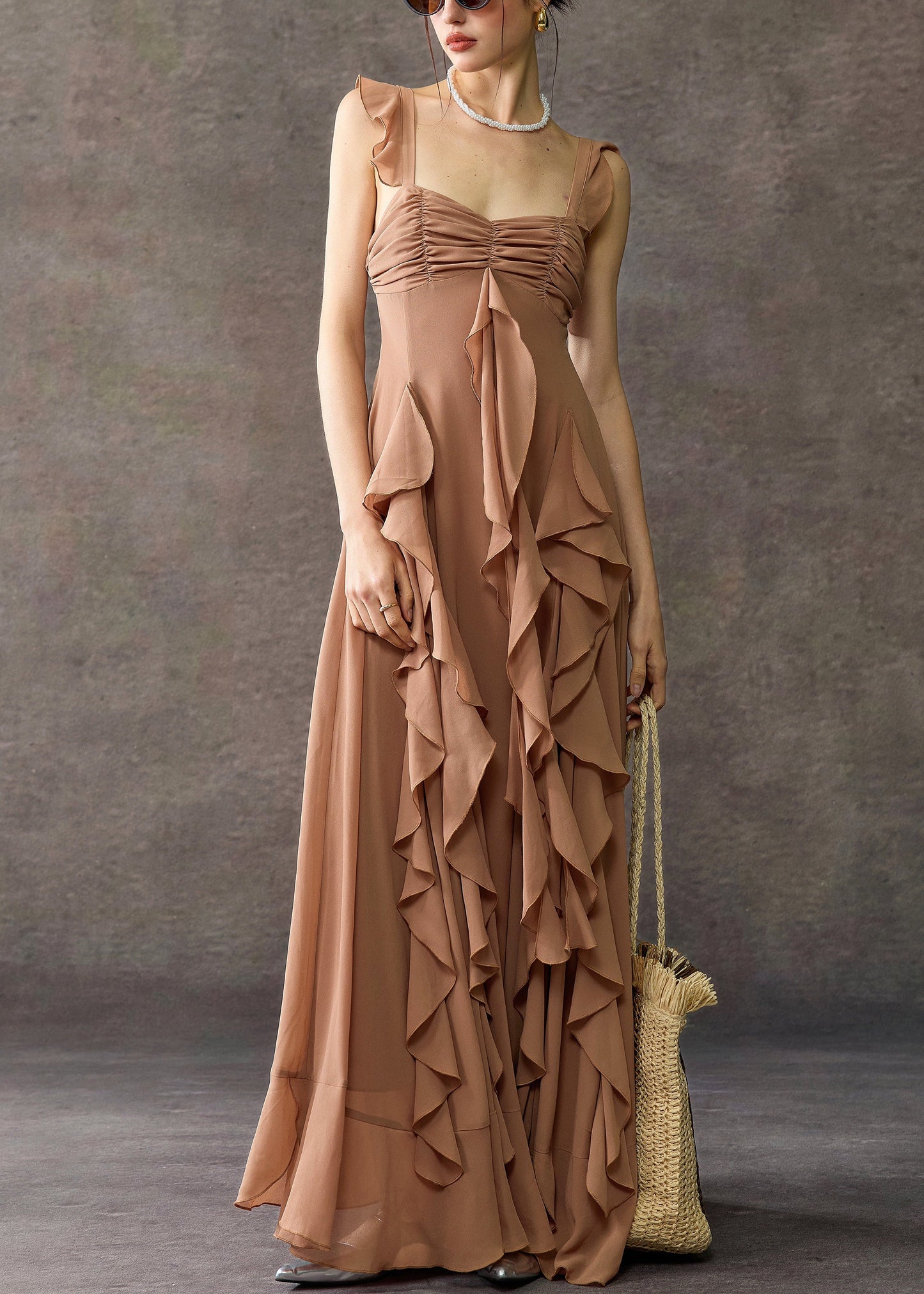 Beautifully Finished Dress in a Timeless Design