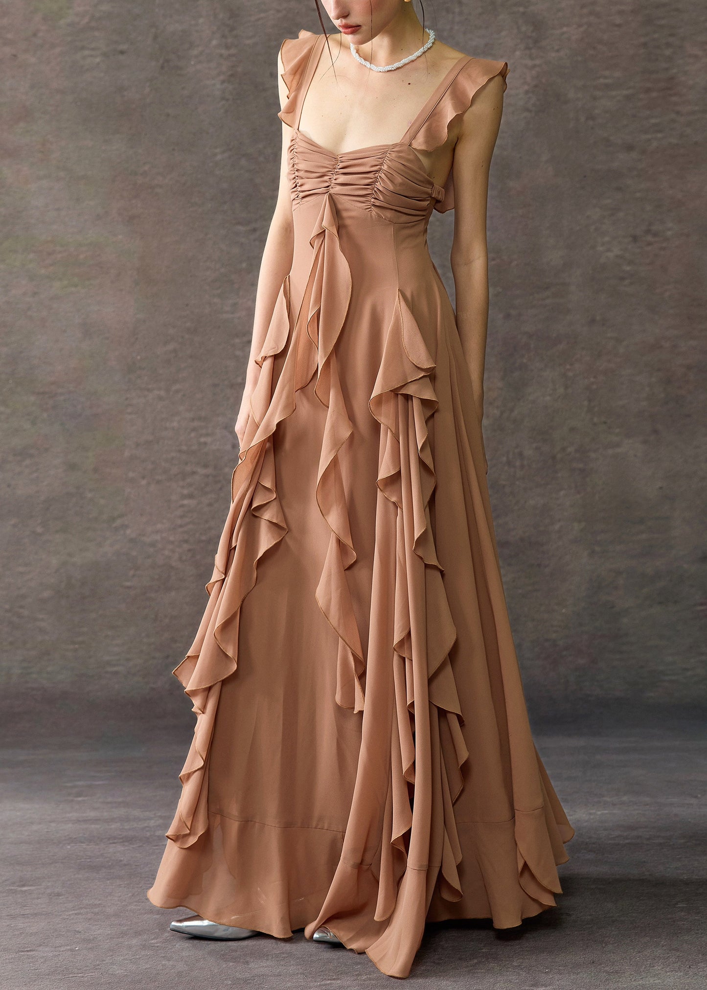 Beautifully Finished Dress in a Timeless Design