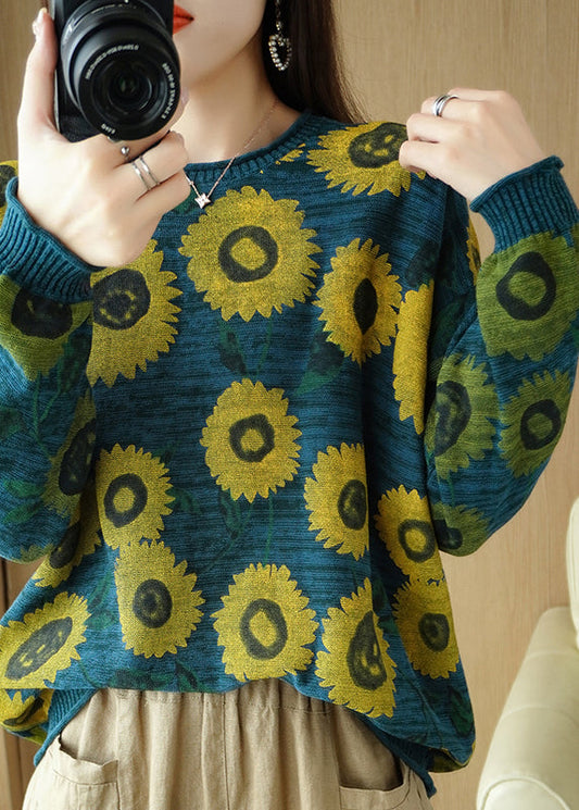 Effortlessly Elegant Sweater with a Timeless Design