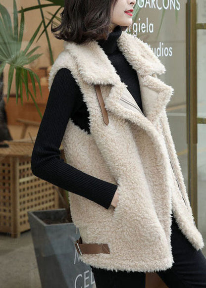 Elegantly Styled Coat for Everyday Wear