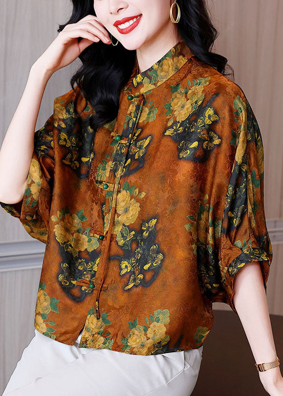Classic Vintage Blouse with a Flattering Fit