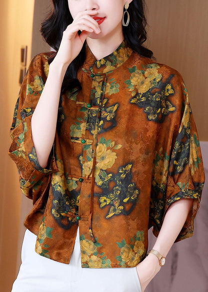 Classic Vintage Blouse with a Flattering Fit