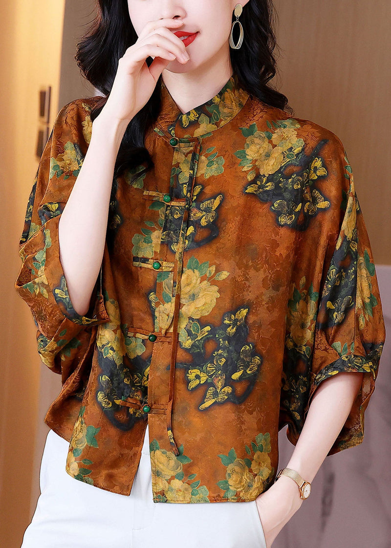 Classic Vintage Blouse with a Flattering Fit