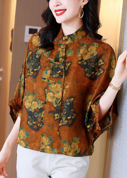 Classic Vintage Blouse with a Flattering Fit