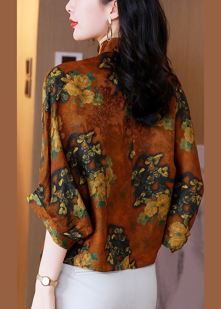 Classic Vintage Blouse with a Flattering Fit