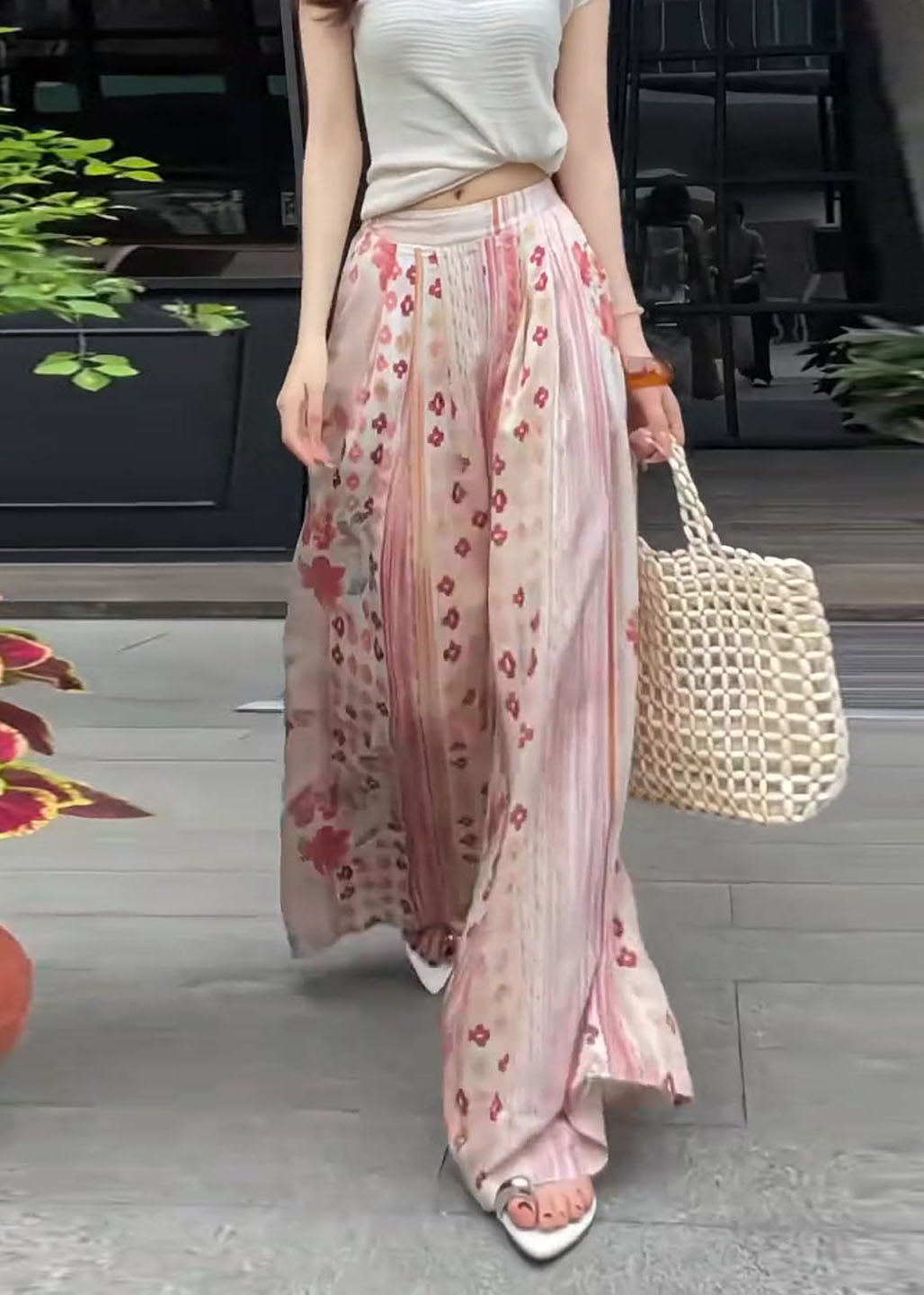 Classic Vintage Pants with a Flattering Fit