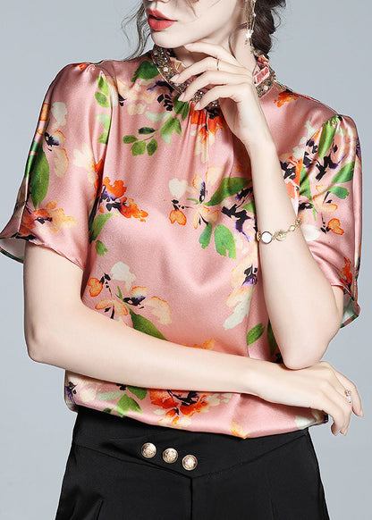 Effortlessly Elegant Top with a Timeless Design