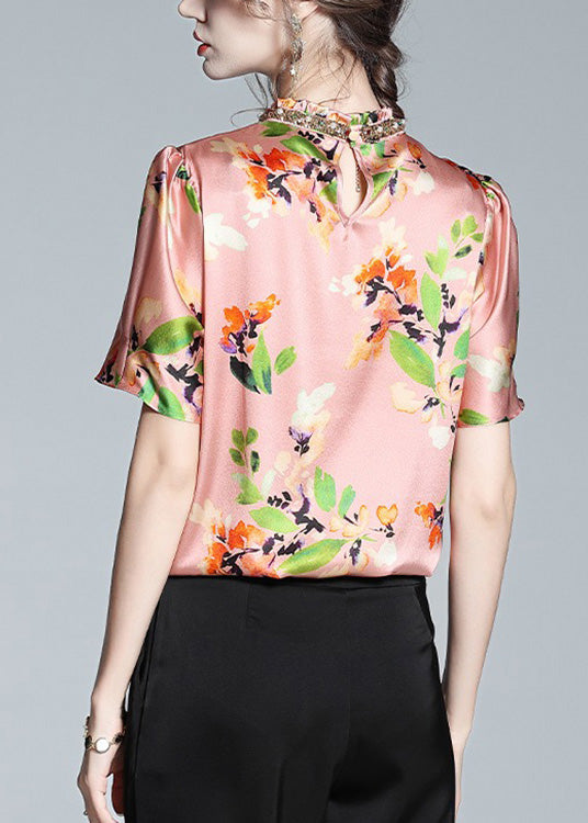 Effortlessly Elegant Top with a Timeless Design