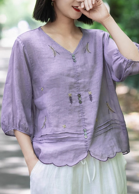 Effortlessly Elegant Top with a Timeless Design