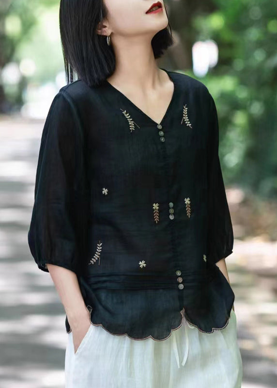 Effortlessly Elegant Top with a Timeless Design