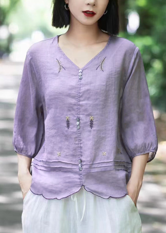 Effortlessly Elegant Top with a Timeless Design