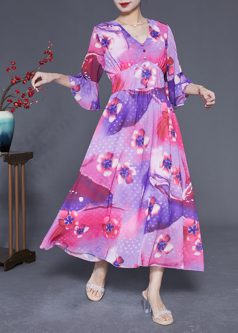 Beautifully Finished Dress in a Timeless Design