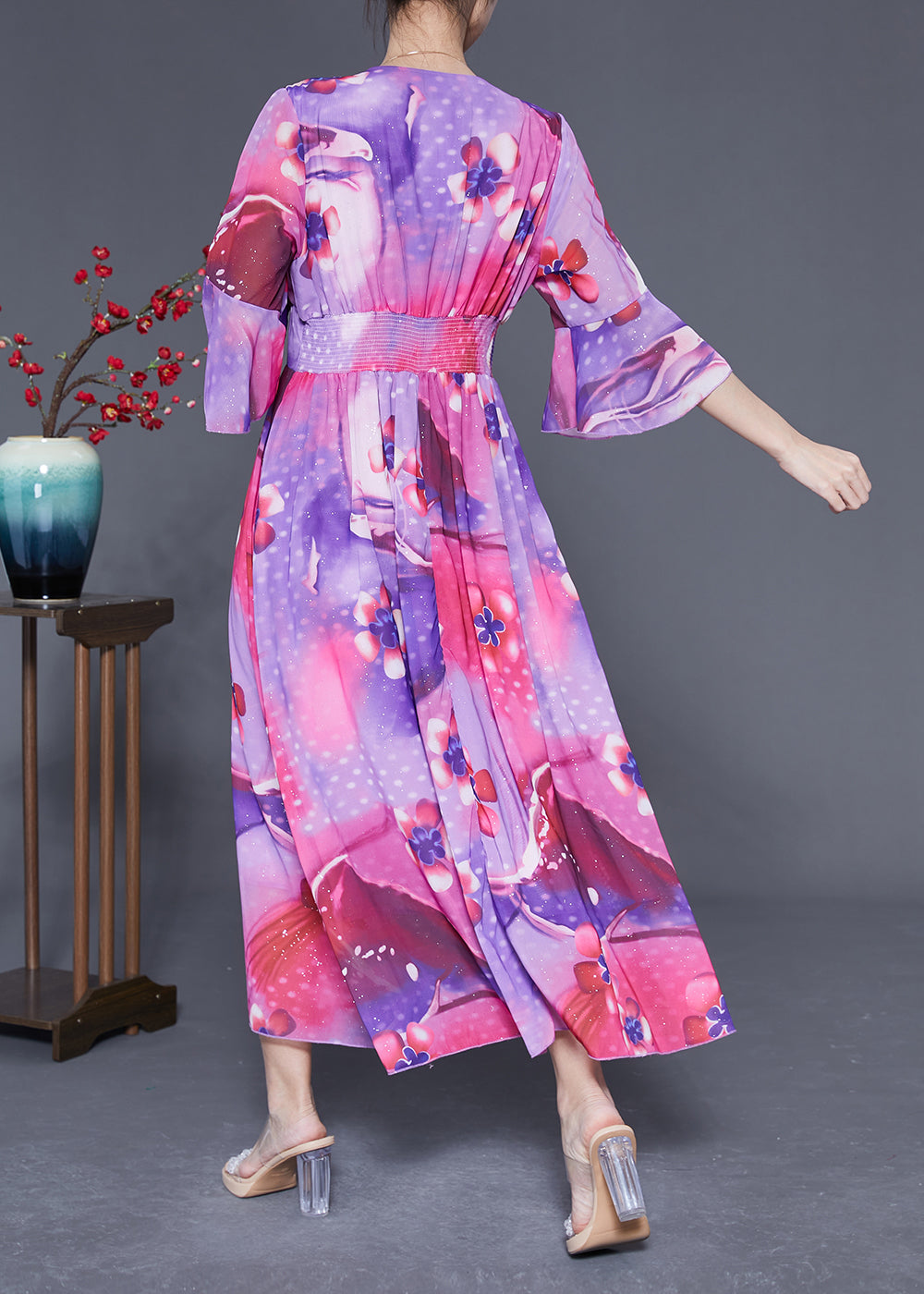 Beautifully Finished Dress in a Timeless Design