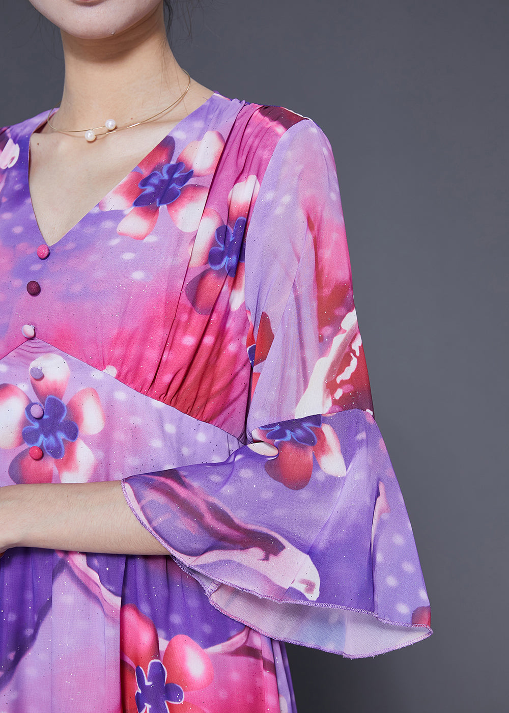 Beautifully Finished Dress in a Timeless Design