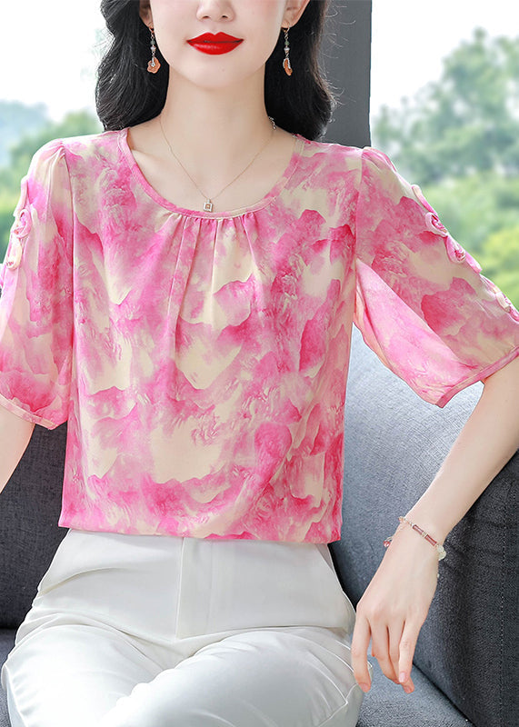 Classic Vintage Blouse with a Flattering Fit
