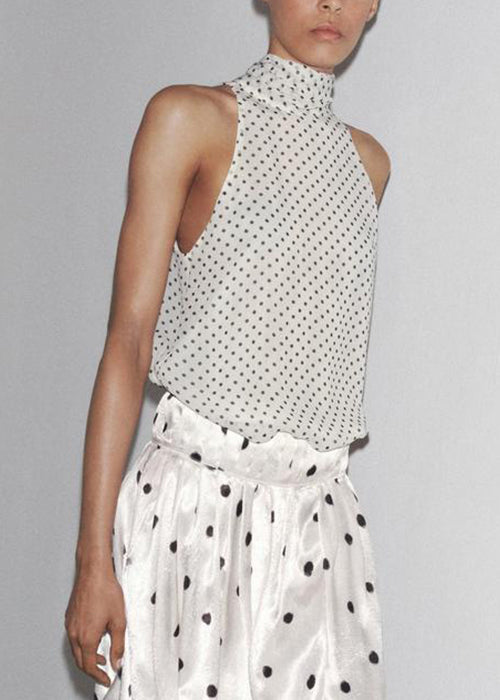 Effortlessly Elegant Top with a Timeless Design