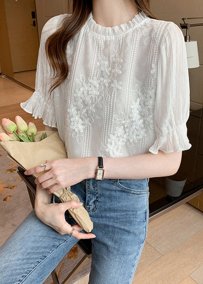 Classic Vintage Shirt with a Flattering Fit