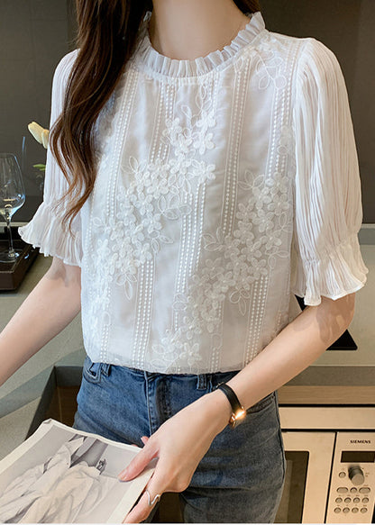 Classic Vintage Shirt with a Flattering Fit