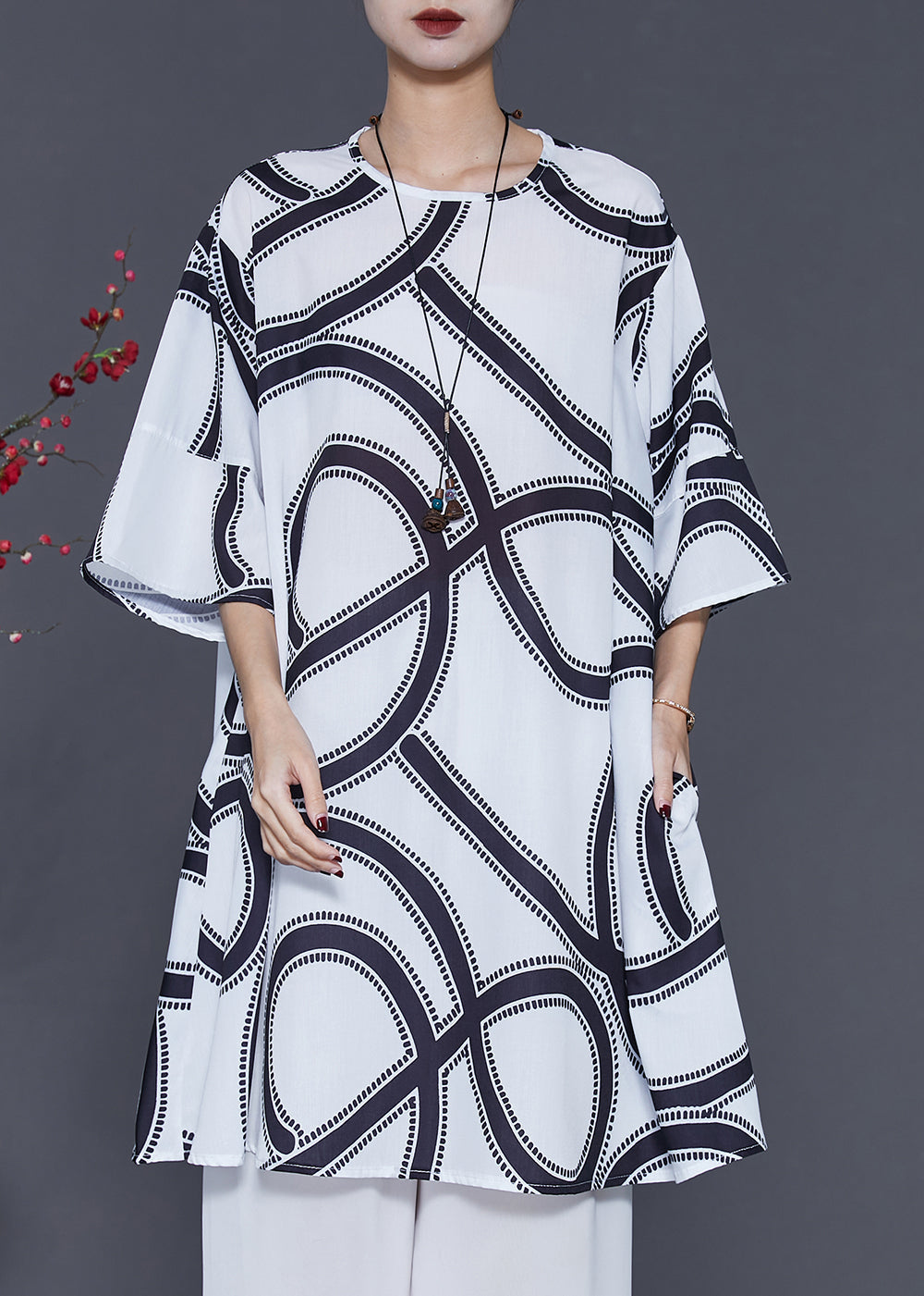 Classic Vintage Dress with a Flattering Fit