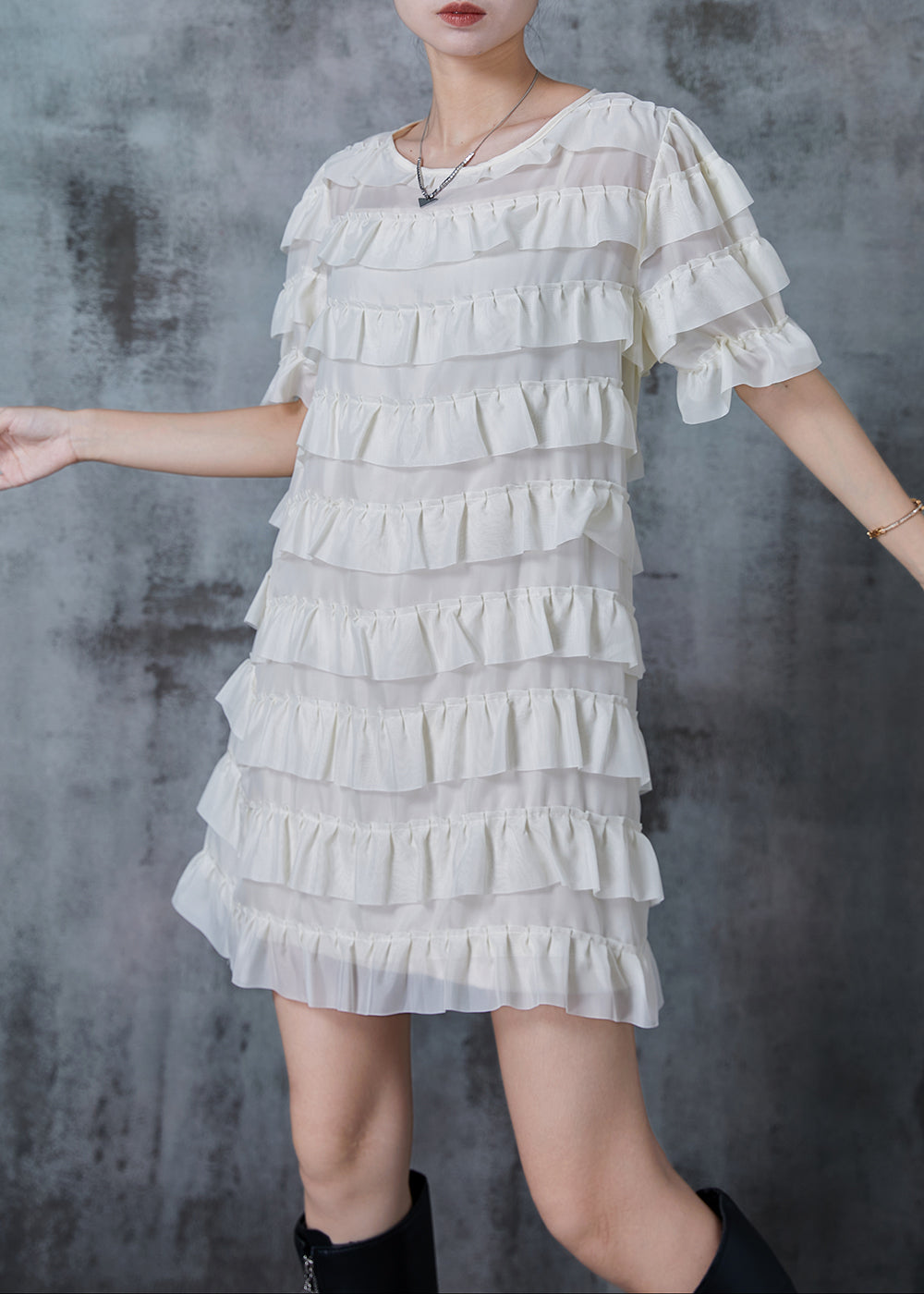Effortlessly Elegant Dress with a Timeless Design