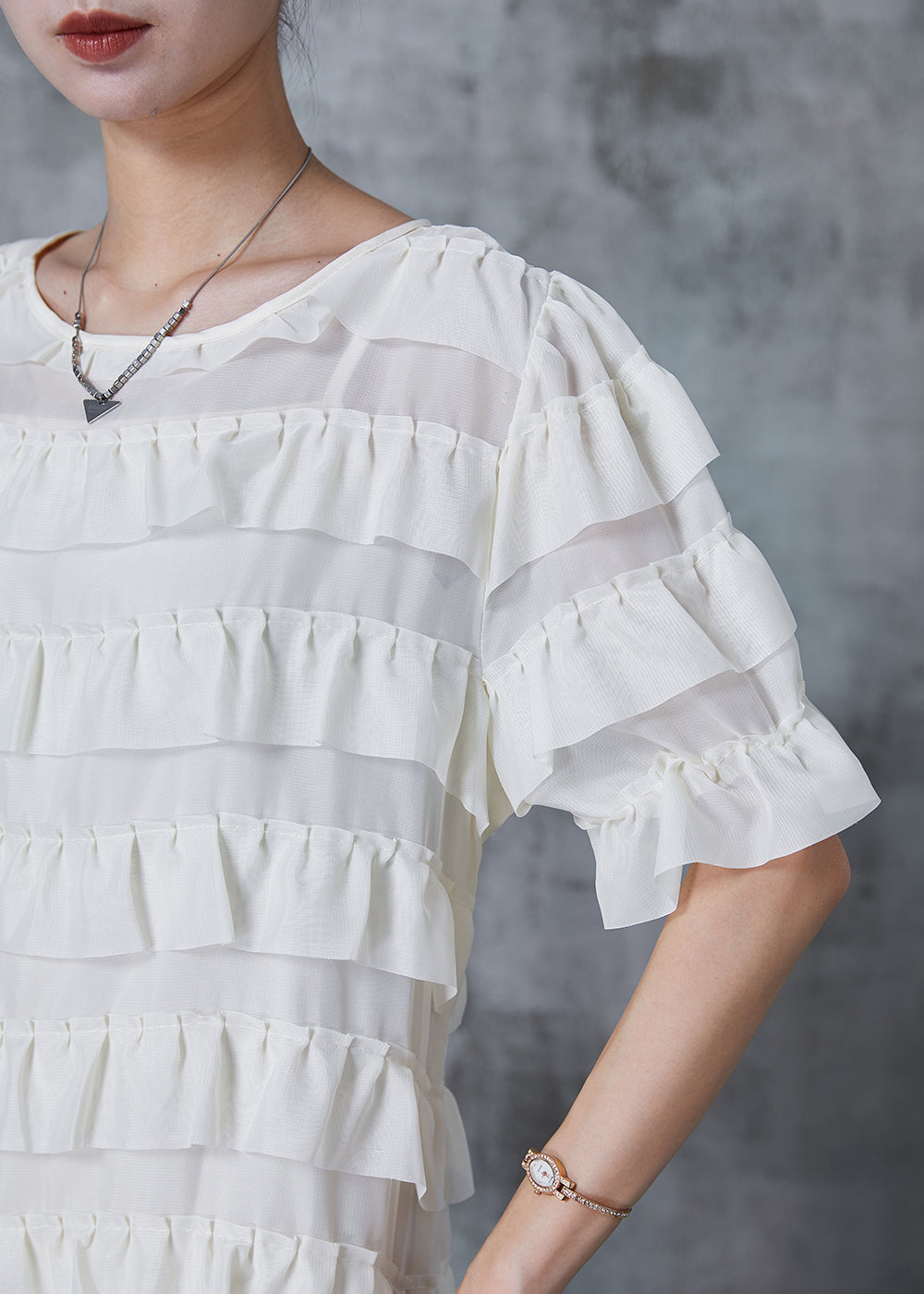 Well Tailored Dress with a Graceful Silhouette