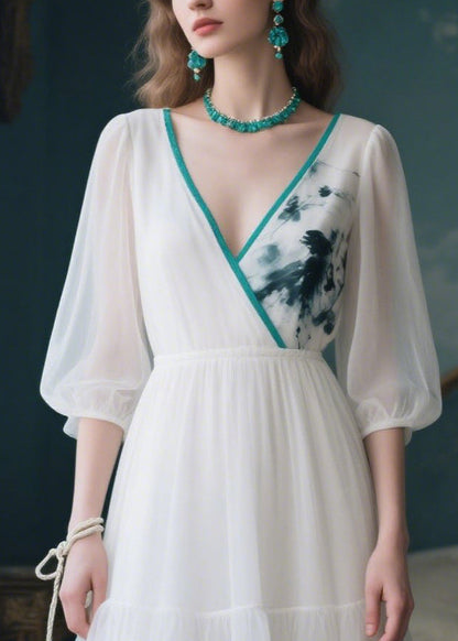 Beautifully Finished Dress in a Timeless Design