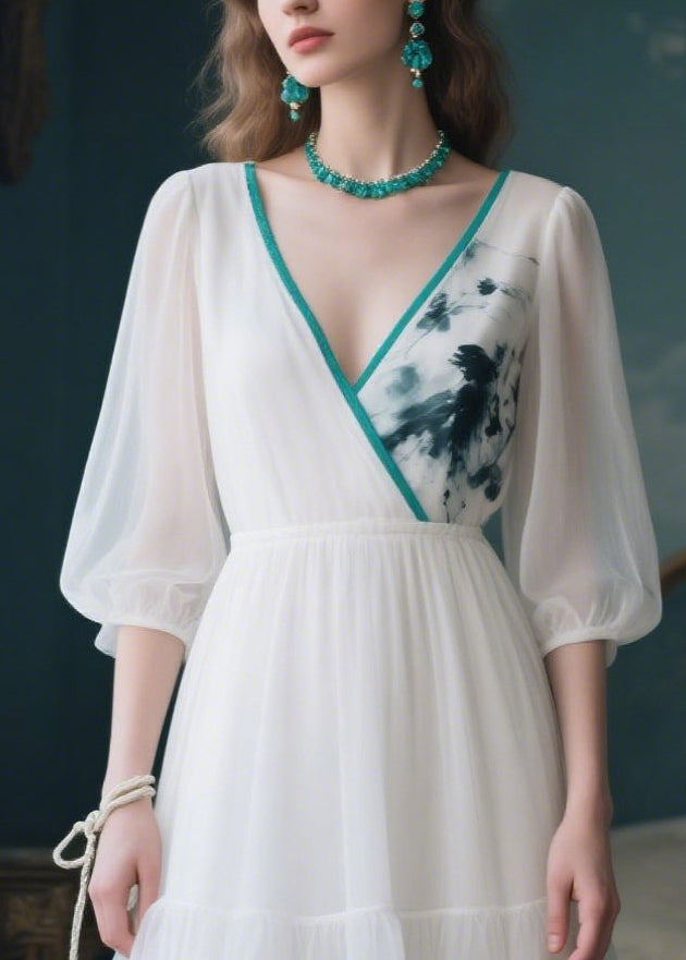 Beautifully Finished Dress in a Timeless Design