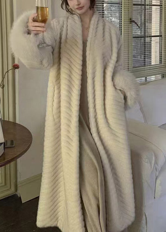 Elegantly Styled Coat for Everyday Wear