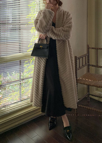 Elegantly Styled Coat for Everyday Wear