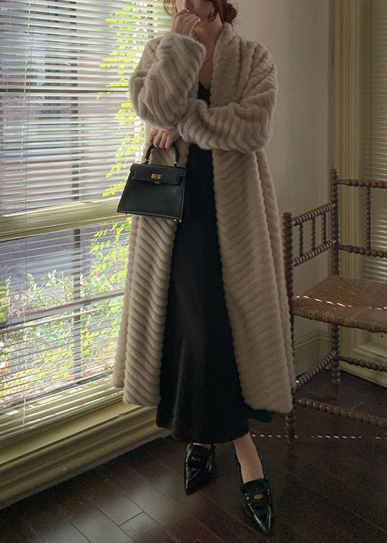 Elegantly Styled Coat for Everyday Wear