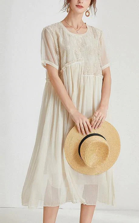Classic Vintage Dress with a Flattering Fit