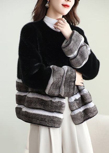 Elegantly Styled Coat for Everyday Wear