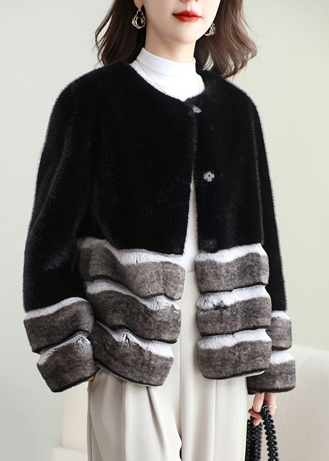 Elegantly Styled Coat for Everyday Wear